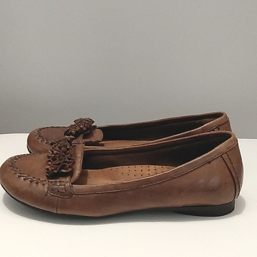 Cobb Hill by New Balance brown leather flats 7 1/2
